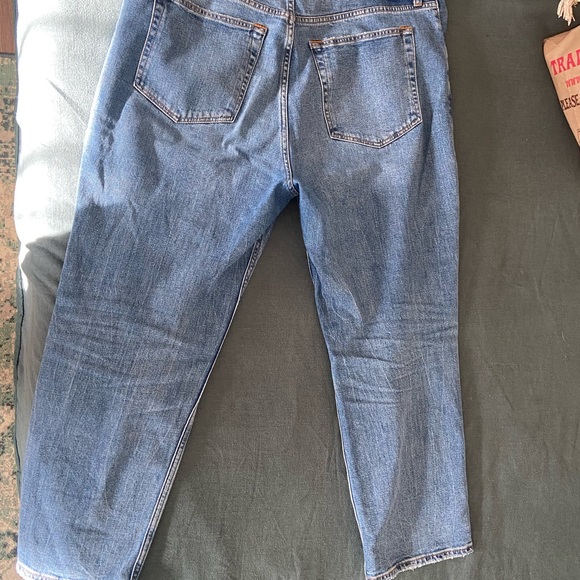 Abercrombie Ankle Straight Ultra High Rise Jean - Picture 3 of 4